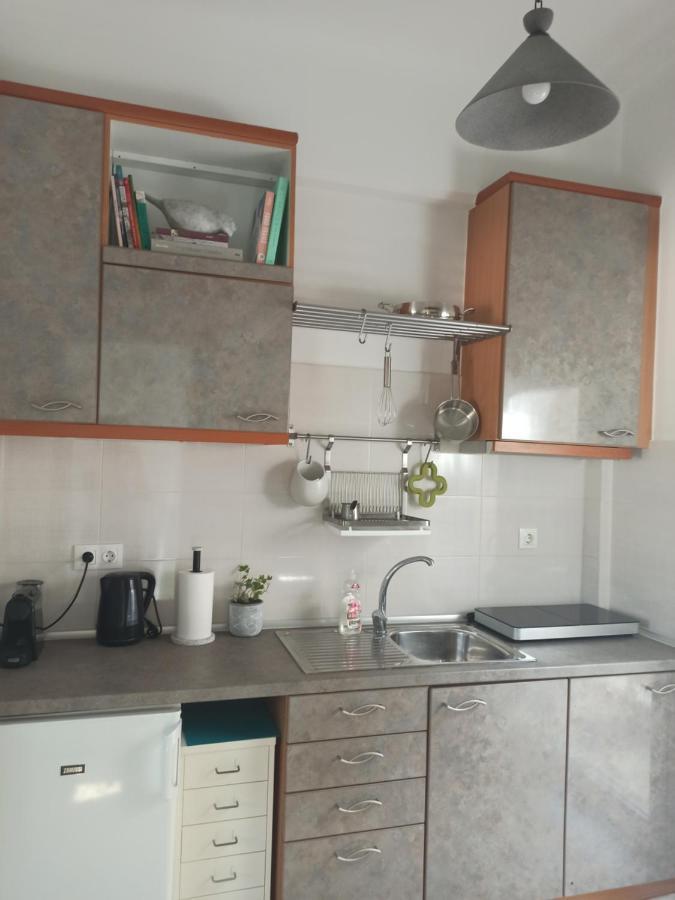 Όμορφο Διαμέρισμα Στο Κέντρο Της Πόλης Agios Andonios  ภายนอก รูปภาพ